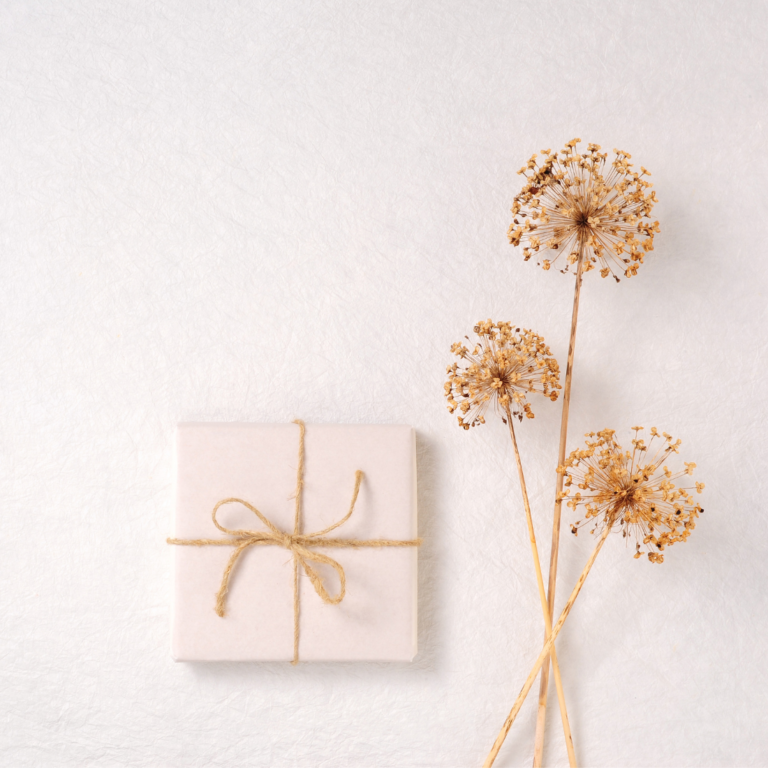 15+ Best Thoughtful Gifts for Mom