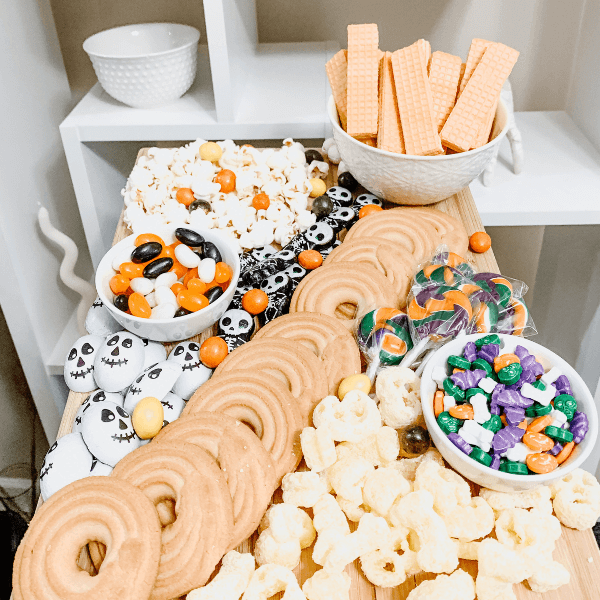 Easy Halloween Treat Board 