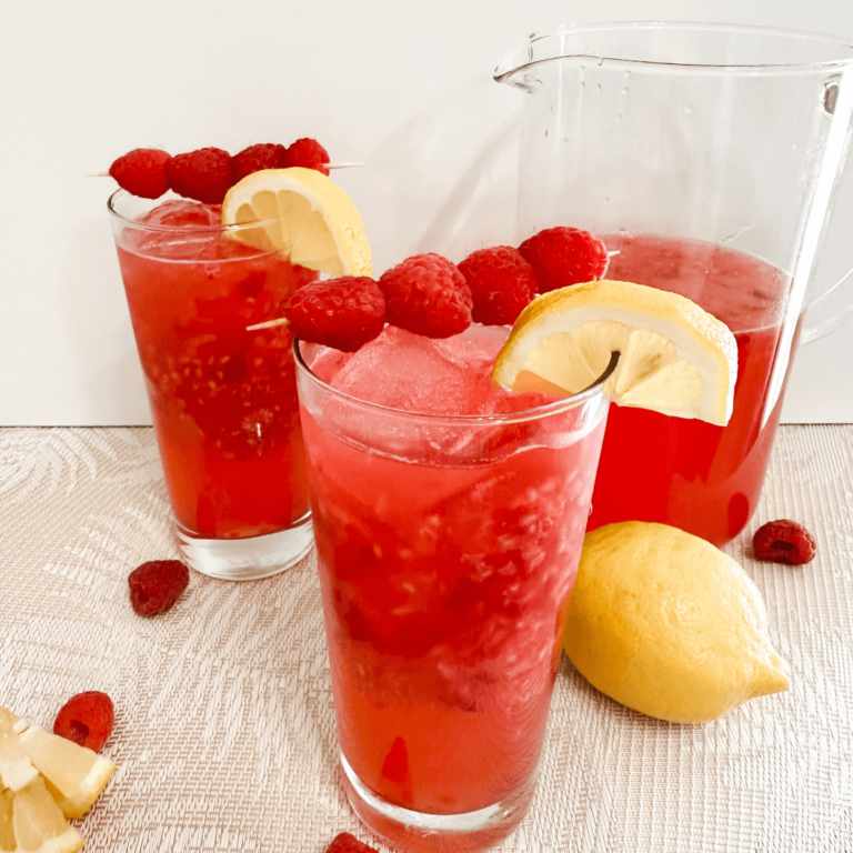 Refreshing & Tart Raspberry Lemonade