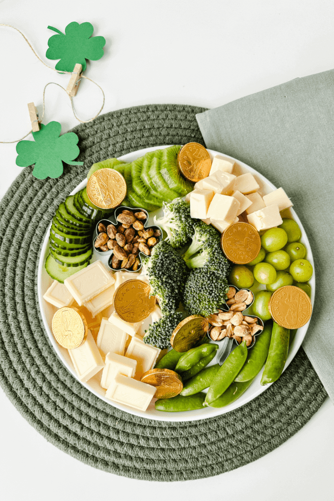 St. Patrick's Day Snack Plate - Pin 1 - Lynn Mumbing Mejia