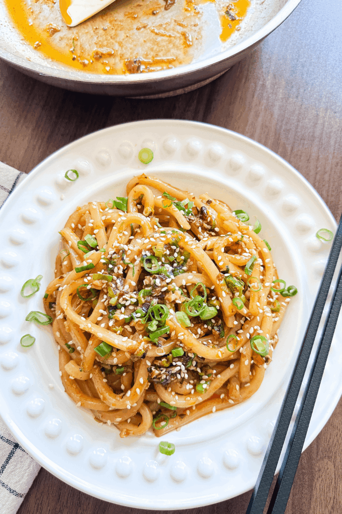 Spicy Garlic Butter Noodles - Lynn Mumbing Mejia - Featured Pin Image 1