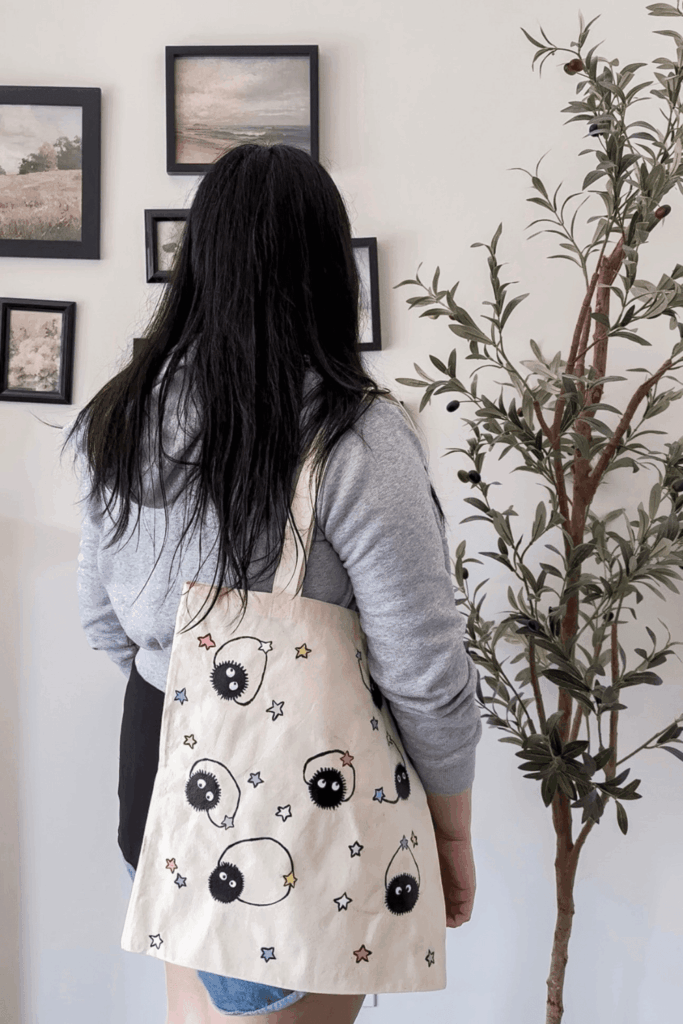 DIY Painted Tote Bags - Featured Pin Image 1 - Lynn Mumbing Mejia